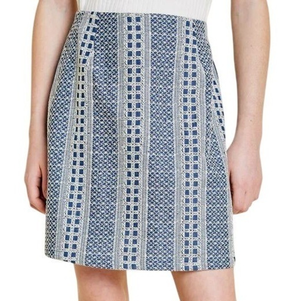 HAYDEN LOS ANGELES Embroidered Blue & White Chambray‎ Mini Skirt NWOT Size Small